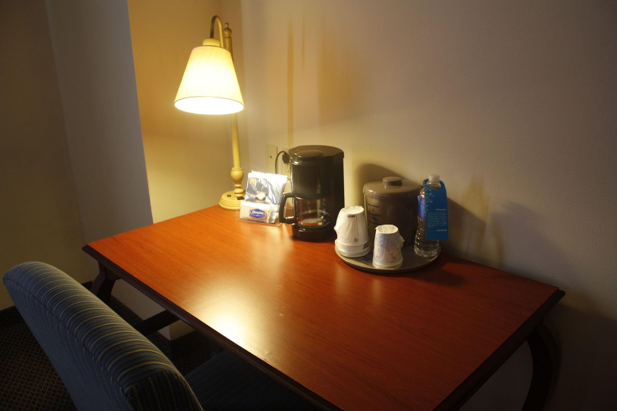 Hampton Inn Tampico Airport Eksteriør billede