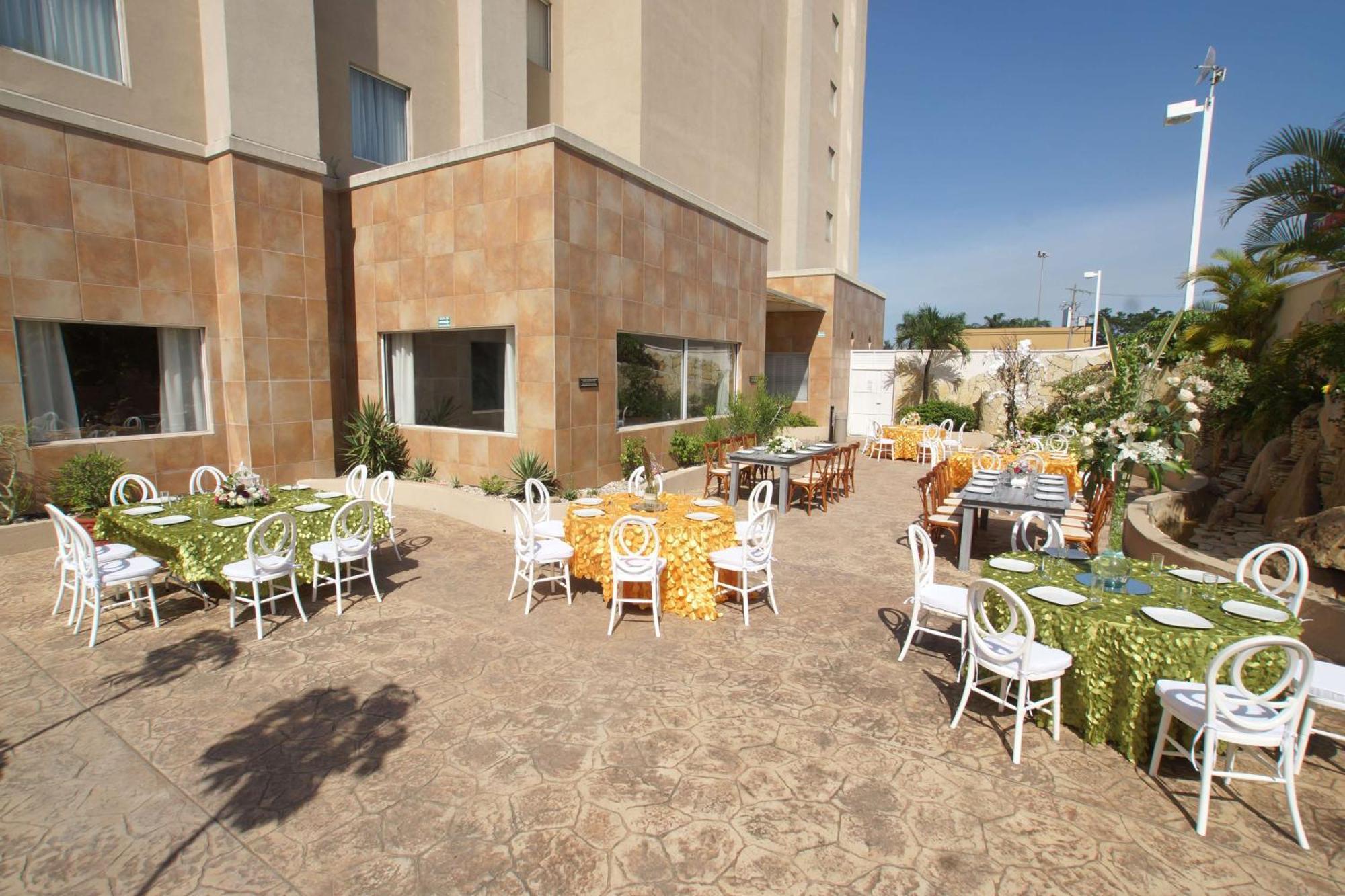 Hampton Inn Tampico Airport Eksteriør billede